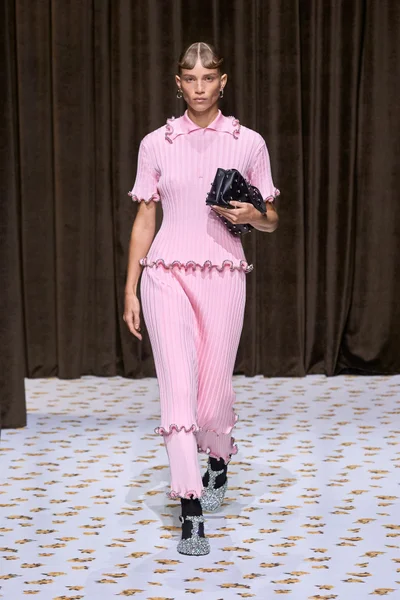 Look 29
